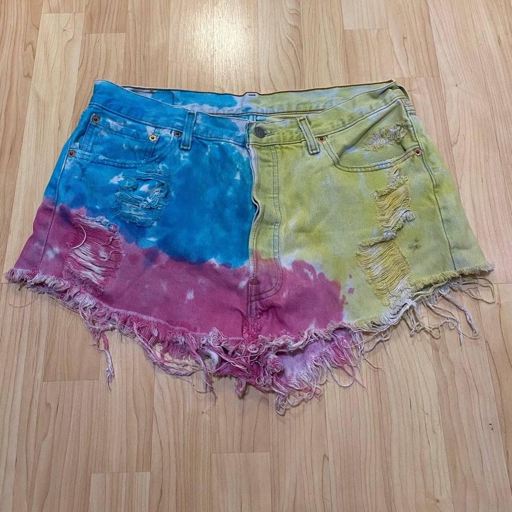 levi 501 shorts *read description*